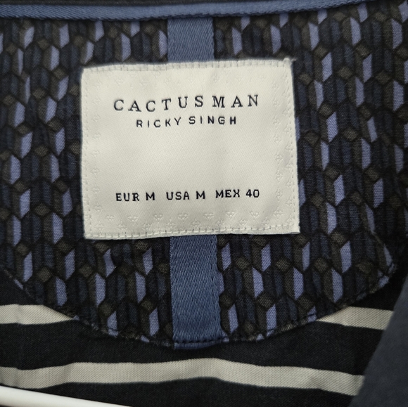 Mens button up - Picture 3 of 3